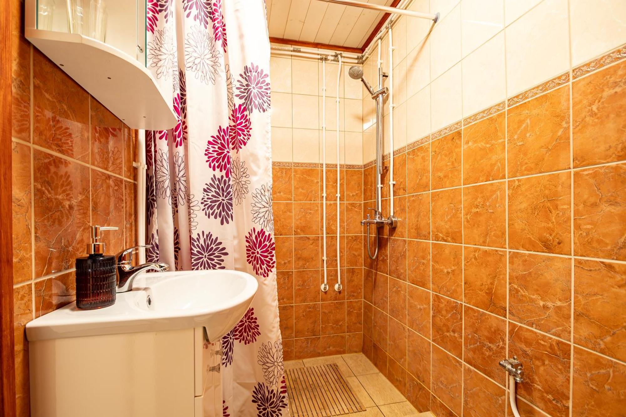 Kauba 6-6 Apartment كوريسارِ المظهر الخارجي الصورة